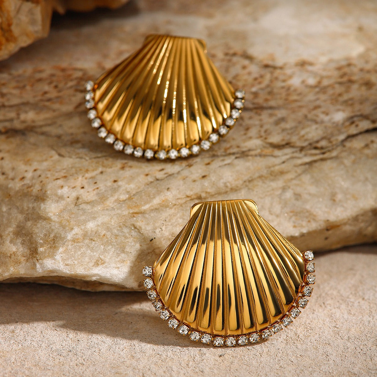 18K Gold Exquisite and Noble Shell-shaped Design Beach Style Light Luxury Earrings - NocturnalExpressions