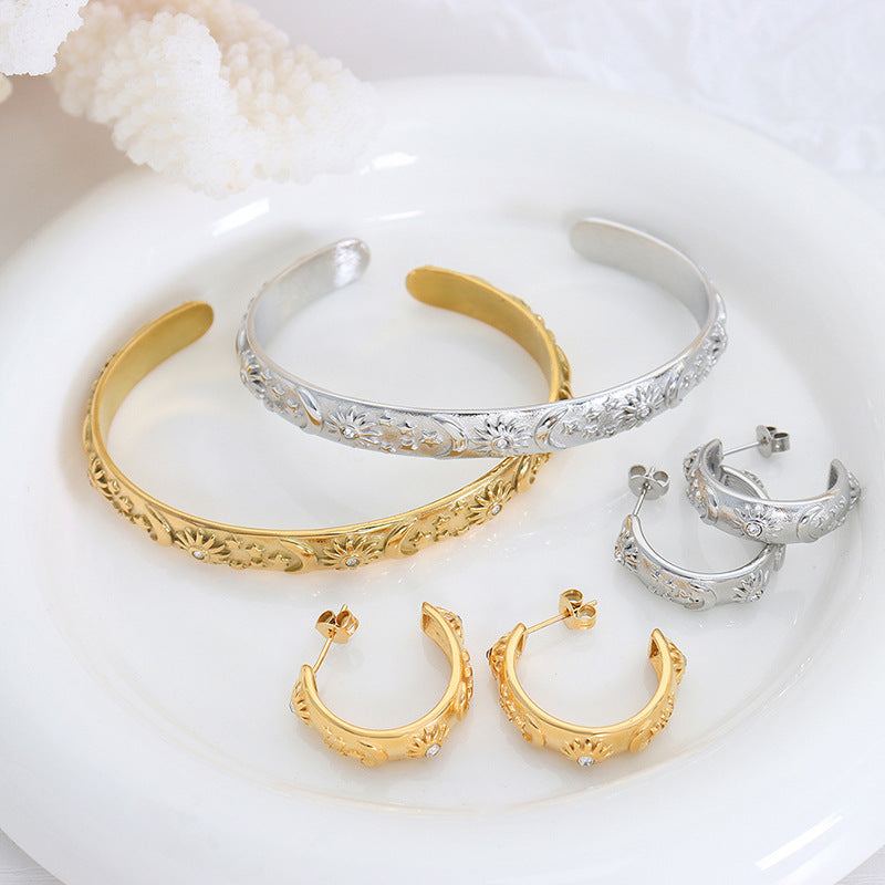 18K Gold Embossed Star and Moon Pattern Inlaid Zircon Design Bracelet and Earrings Set - NocturnalExpressions